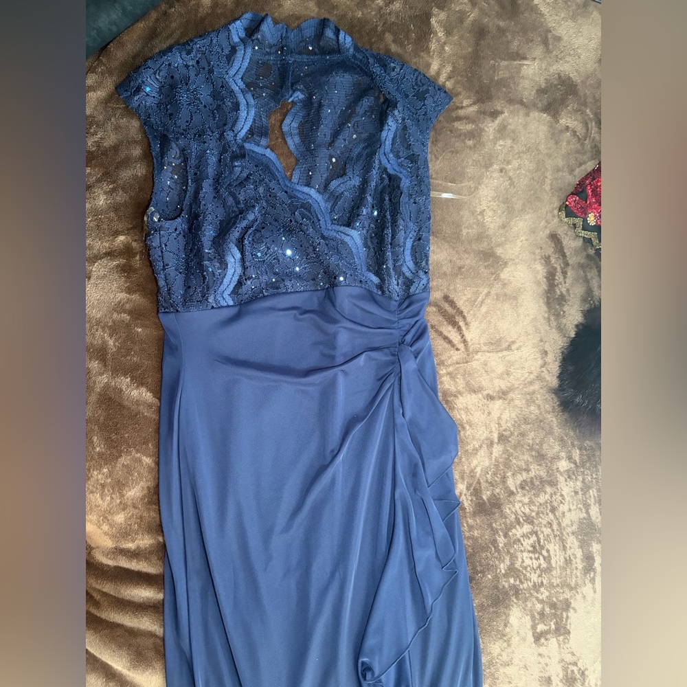 Elegant Navy Lace Evening Dress